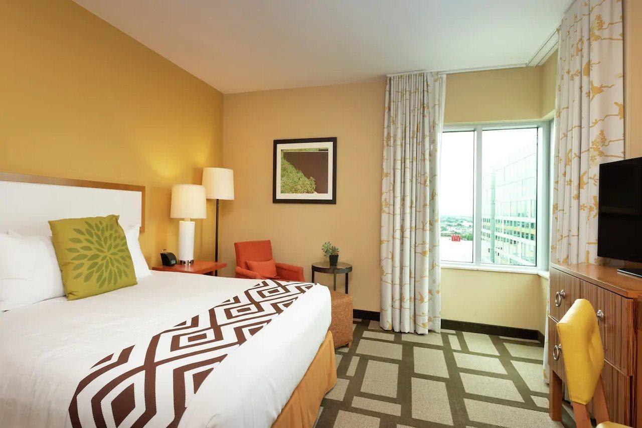 Embassy Suites Houston - Downtown Eksteriør billede