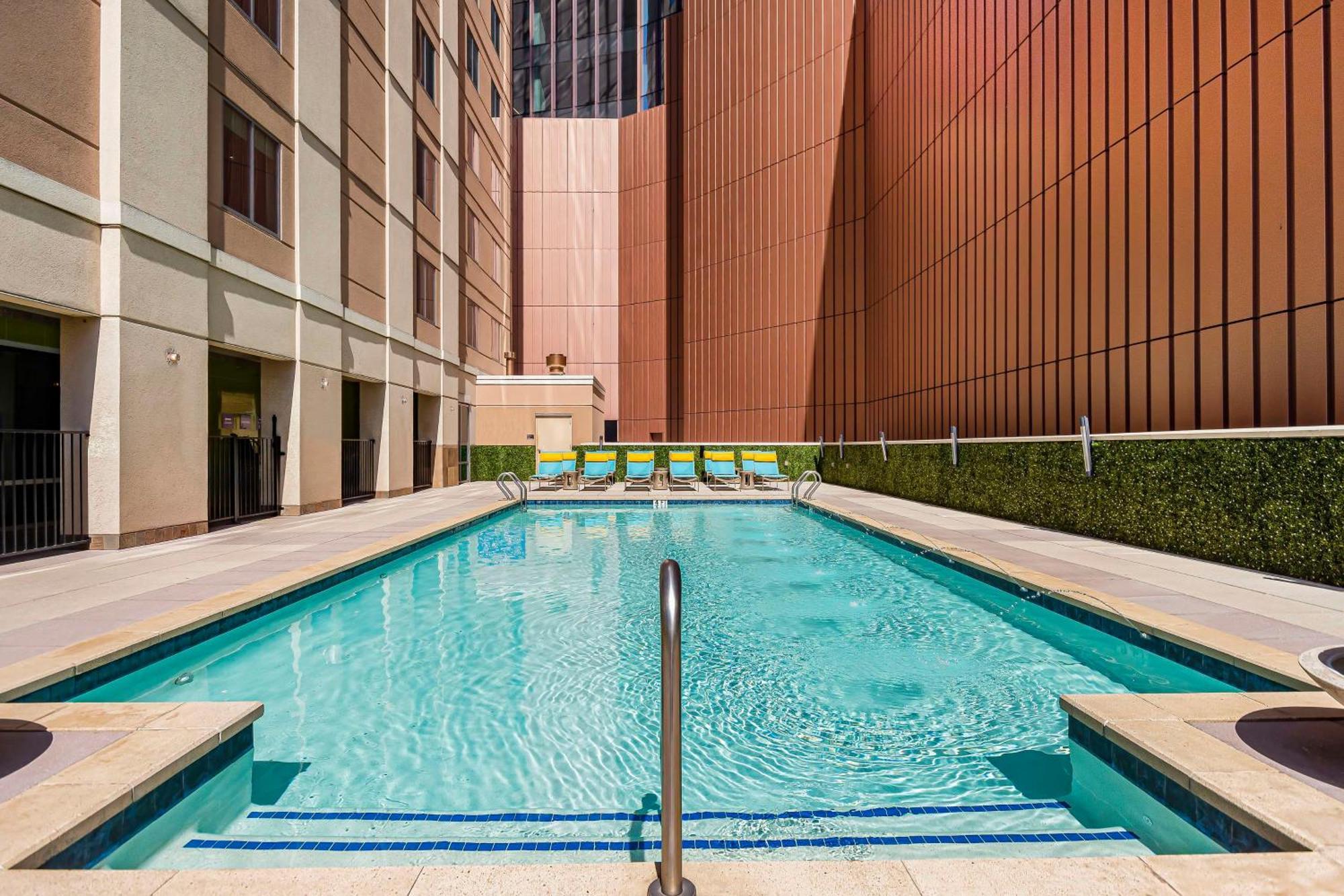 Embassy Suites Houston - Downtown Eksteriør billede