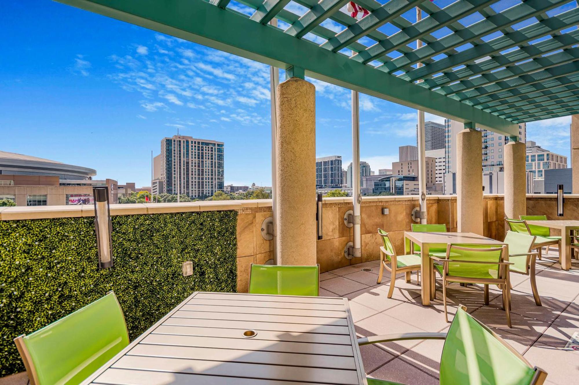 Embassy Suites Houston - Downtown Eksteriør billede